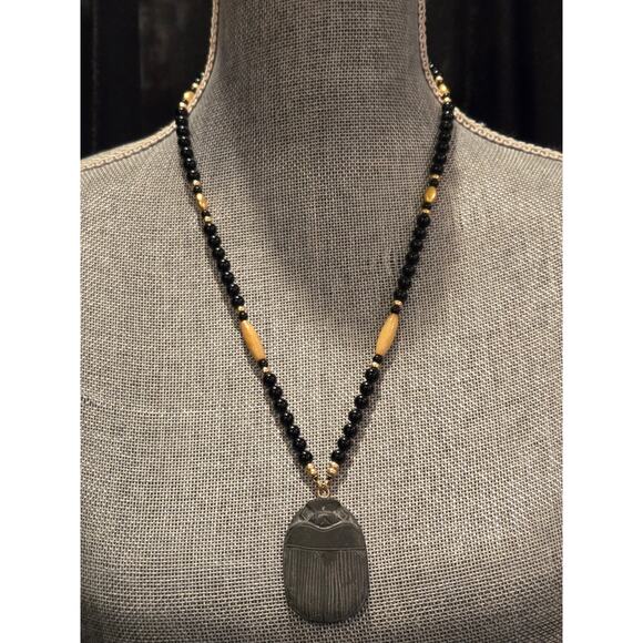 Vintage Ancient Egyptian Heart of Scarab Black & Gold Beaded Pendant Necklace - Picture 2 of 10